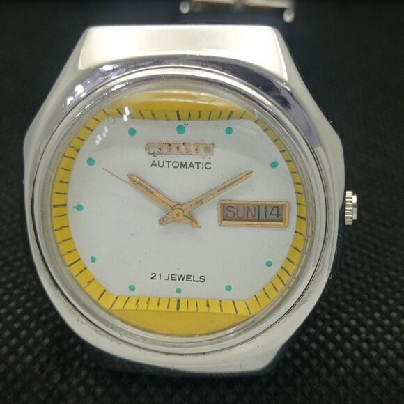 Vintage 1975 Citizen Automatic Mens Silver Watch W/daydate & Yellow accents - Picture 3 of 8